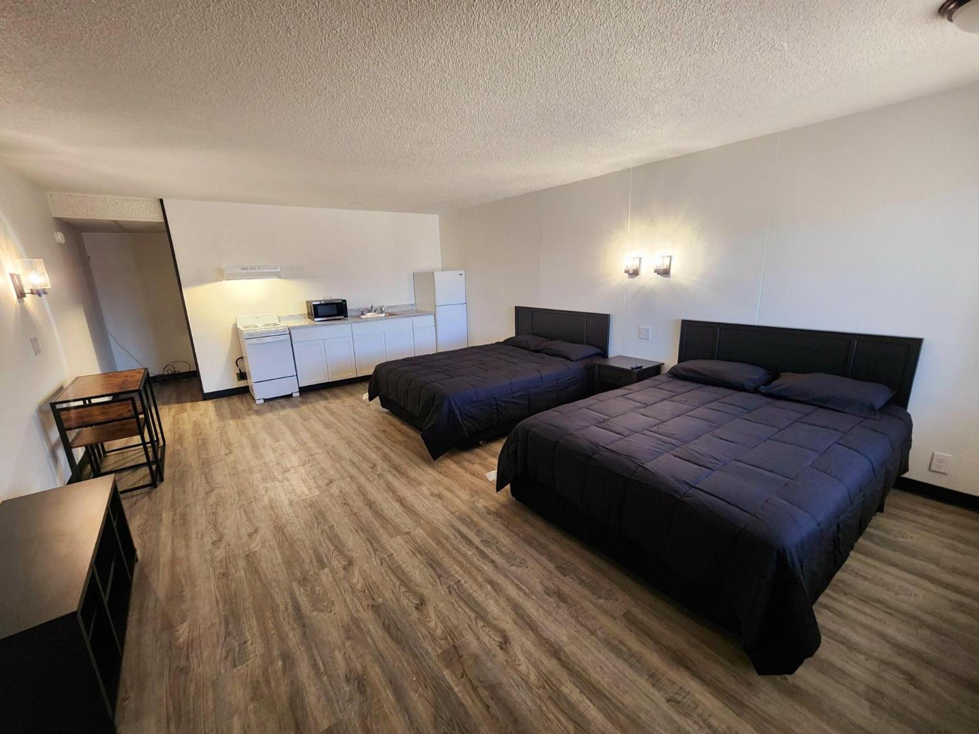 The Hastings Inn Salina Bagian luar foto